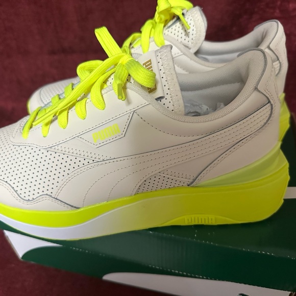 Used, size 10, beige and lime green thick sole, puma gym shoes - Picture 5 of 10